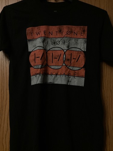 Twenty one pilots blurry - pilots,