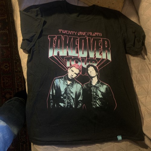 Twenty one pilots takeover - twenty,