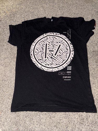 Twenty one pilots women - one, women's